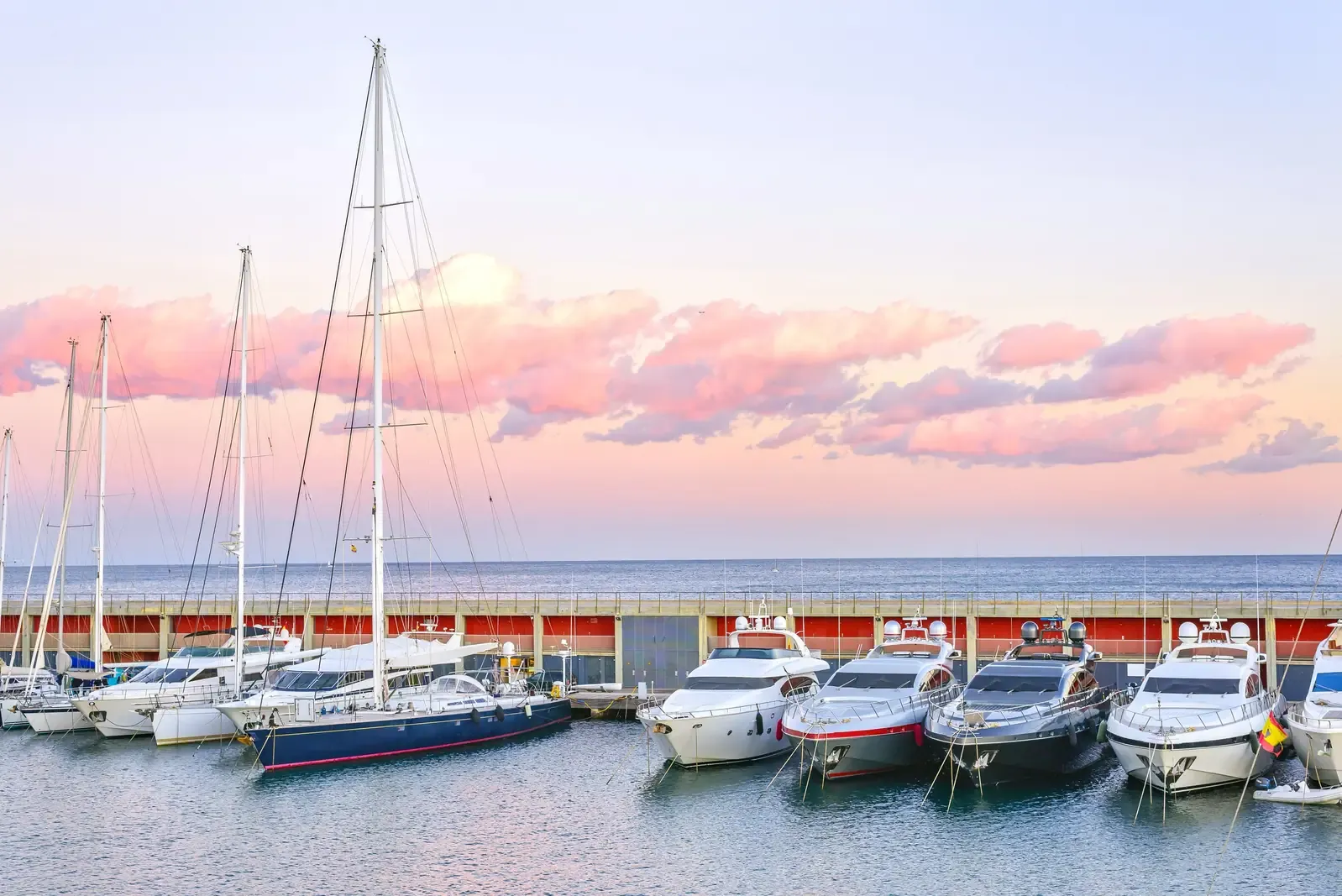 Marinas — illustration of the type of structure